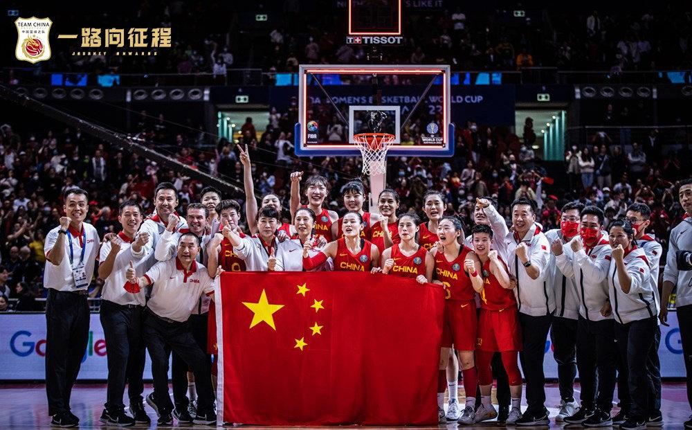 队伍团结一致，共同为国争光